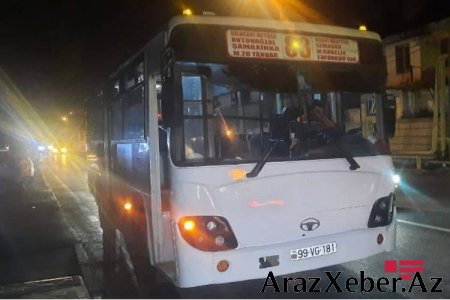 Bakıda sərnişin avtobusu qəzaya uğradı - FOTO