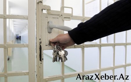 Ata təcridxanada saxlanılan oğluna narkotik ötürməyə CƏHD ETDİ