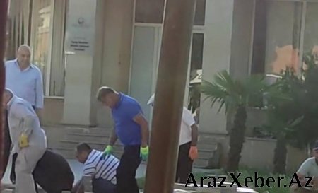  İcra başçısı fəhlələrlə birlikdə çalışdı - FOTO