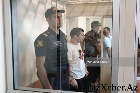 Ailəsinin beş üzvünü öldürməkdə təqsirləndirilən Əhməd Əhmədovun məhkəmədən FOTOSU