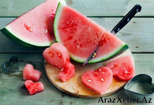 Pendir yerinə qarpızla qoz yeyin - Faydaları