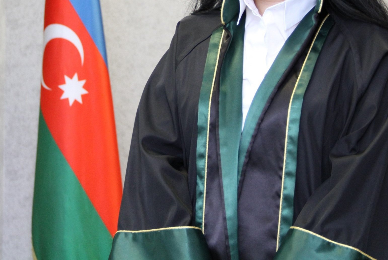 Vəkillər müdafiə etdikləri şəxslərlə icazə məktubu olmadan görüşə biləcəklər