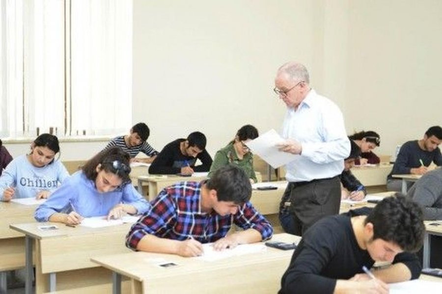 Kişi müəllimlər üçün daha aşağı bal və daha yüksək maaş OLACAQ?