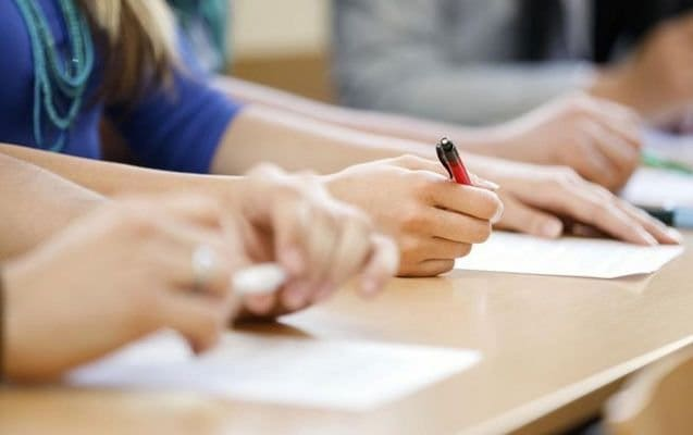 Qaçqın statusu olan şəxslər təhsil haqqından azaddır? - Qanun deyir ki...