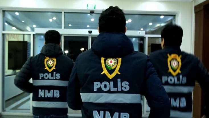 18 kq qızılla tutuldu