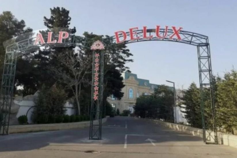 "AQTA "at əti" dedi, restoran rəhbərliyi təkzib etdi: "Bizdə ancaq quzu olur, AQTA nümayəndəsi heç bura gəlməyib" - VİDEO