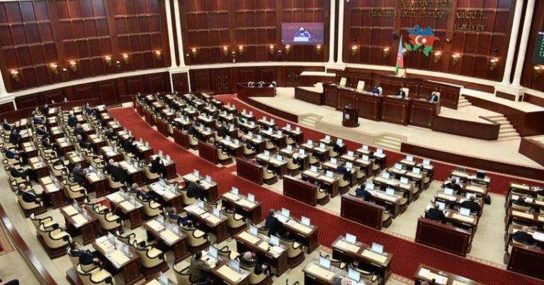 İclaslara gəlməyən deputatlarla bağlı AÇIQLAMA