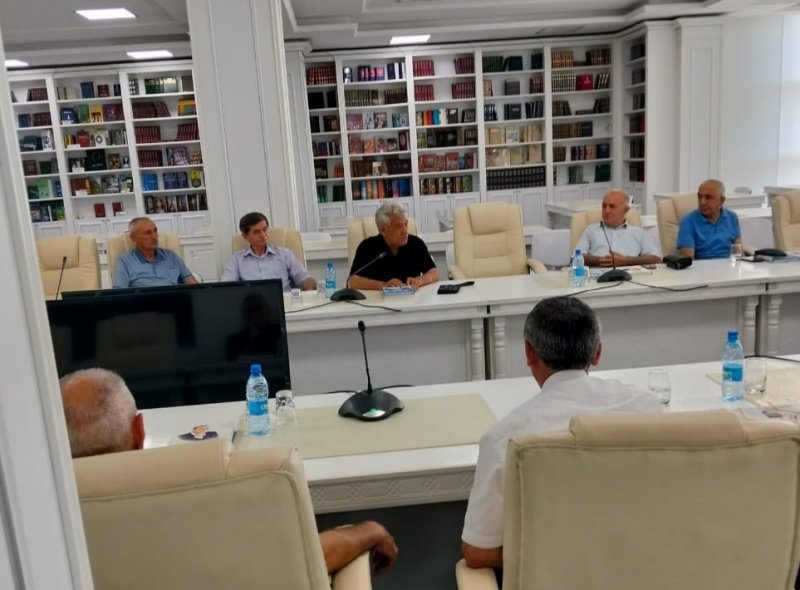“Qalib Xalqın Ruhnaməsi” – AMEA Mərkəzi Elmi Kitabxanasında Sabir Hüseynov və Pünhan Şükürün yeni kitabları təqdim olunub -Fotolar