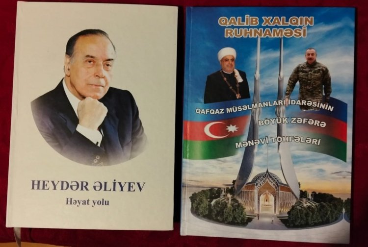 “Qalib Xalqın Ruhnaməsi” – AMEA Mərkəzi Elmi Kitabxanasında Sabir Hüseynov və Pünhan Şükürün yeni kitabları təqdim olunub -Fotolar