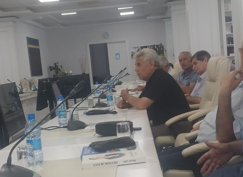 “Qalib Xalqın Ruhnaməsi” – AMEA Mərkəzi Elmi Kitabxanasında Sabir Hüseynov və Pünhan Şükürün yeni kitabları təqdim olunub -Fotolar