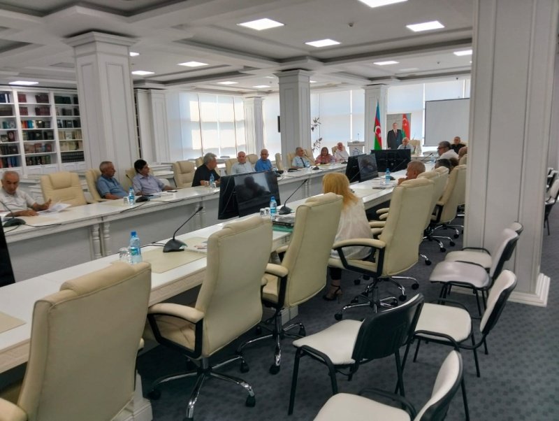 “Qalib Xalqın Ruhnaməsi” – AMEA Mərkəzi Elmi Kitabxanasında Sabir Hüseynov və Pünhan Şükürün yeni kitabları təqdim olunub -Fotolar