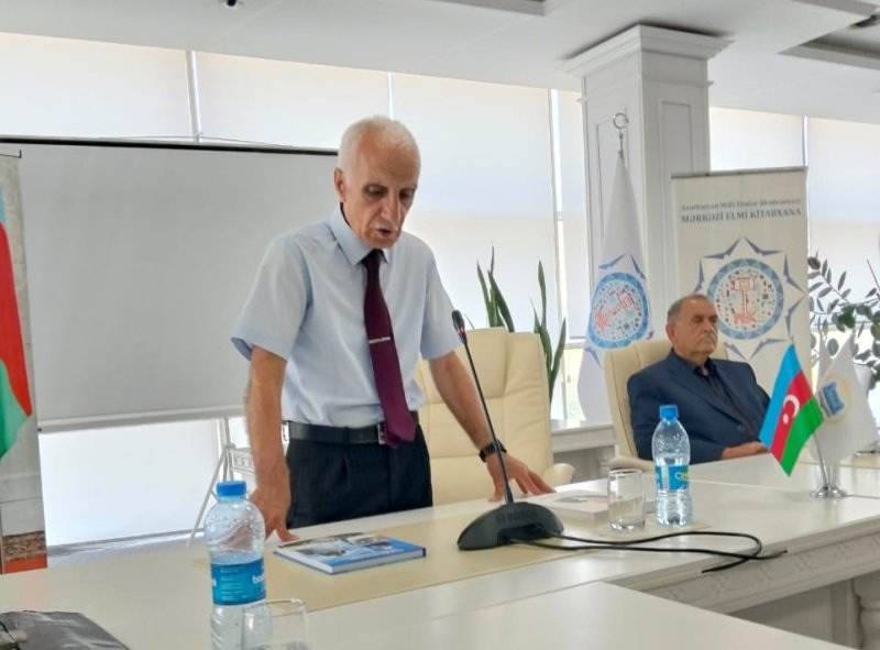 “Qalib Xalqın Ruhnaməsi” – AMEA Mərkəzi Elmi Kitabxanasında Sabir Hüseynov və Pünhan Şükürün yeni kitabları təqdim olunub -Fotolar